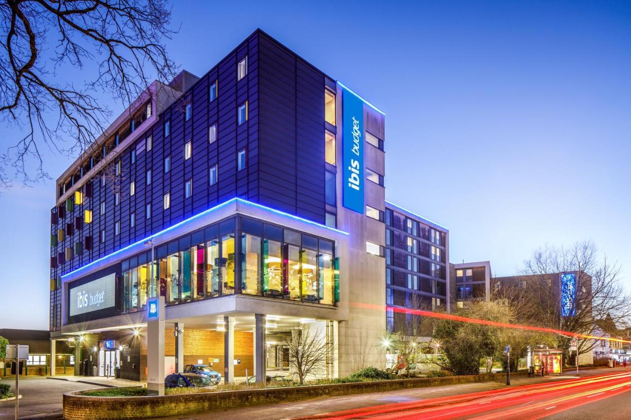 Ibis Budget London Heathrow Central เฮาน์สโลว์ ภายนอก รูปภาพ