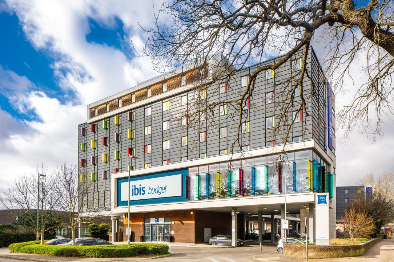 Ibis Budget London Heathrow Central เฮาน์สโลว์ ภายนอก รูปภาพ