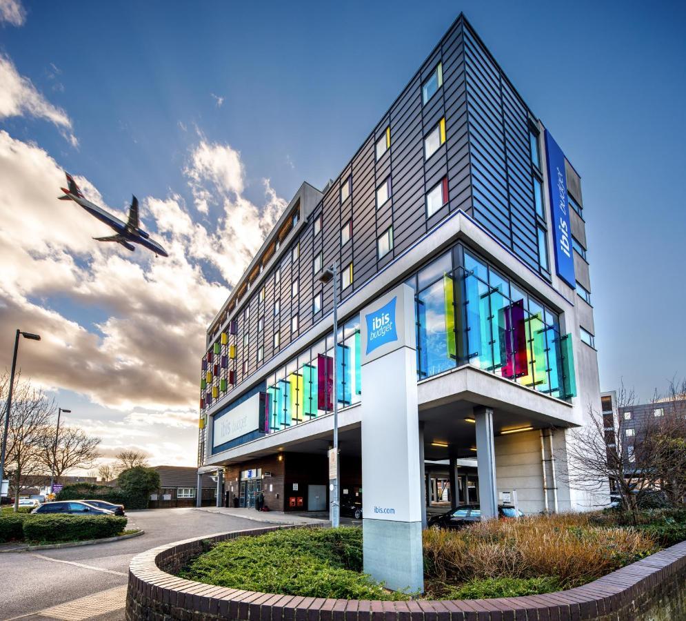 Ibis Budget London Heathrow Central เฮาน์สโลว์ ภายนอก รูปภาพ
